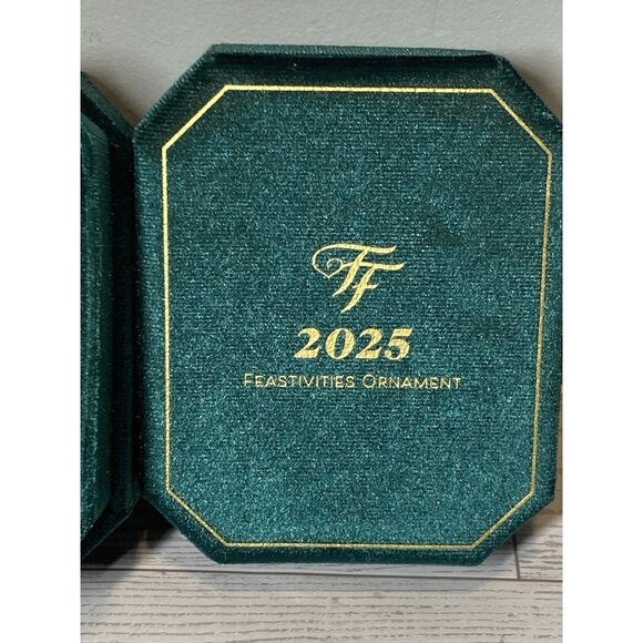 Fancy Feast 2025 Feastivities Holiday Christmas Cat Ornament Limited Edition NIB - Picture 3 of 6